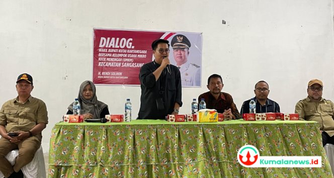 Wakil Bupati Kutai Kartanegara, Rendi Solihin Dialog dengan Pelaku UMKM di Sanga-sanga.(istimewa)