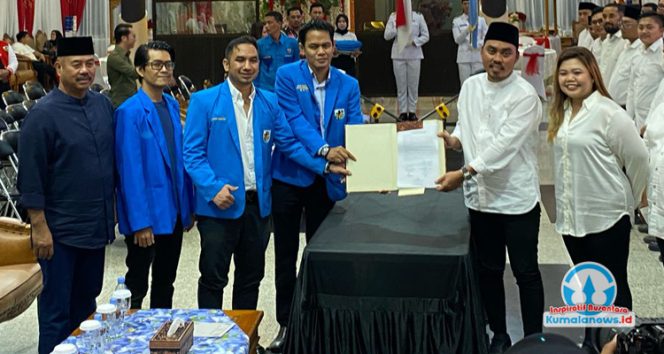 
 Edi Damansyah Hadiri dan Saksikan Pelantikan KNPI Kukar Periode 2024-2027