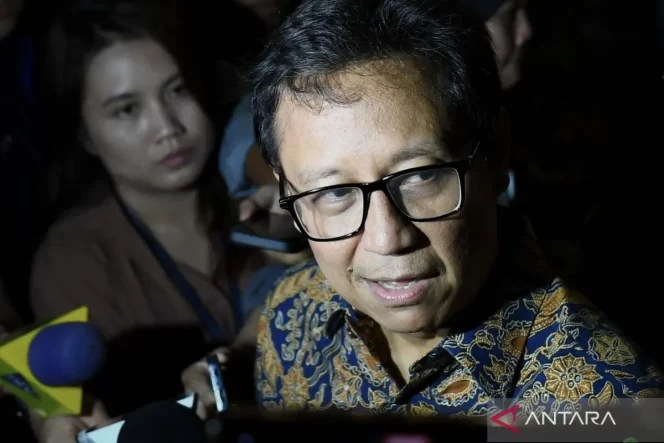 
 Menteri Kesehatan (Menkes) Budi Gunadi Sadikin menjawab pertanyaan wartawan saat dia ditemui selepas menghadap Presiden Prabowo Subianto di Istana Kepresidenan RI, Jakarta, Selasa (5/8/2025). ANTARA/HO-BPMI Sekretariat Presiden.
