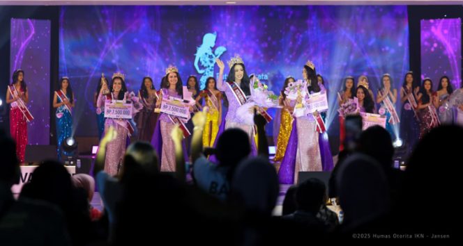 
 Finalis asal Kalimantan Timur, Nabila Putri Giswatama, berhasil meraih mahkota Putri Pariwisata Indonesia 2025 dalam ajang Grand Final yang digelar oleh Yayasan El John Indonesia pada Senin malam (25/5/2025) di Multifunction Hall, Kantor Kemenko 3, Kawasan Inti Pusat Pemerintahan (KIPP) Ibu Kota Nusantara (IKN). (Foto. Dok: Humas Otorita IKN)