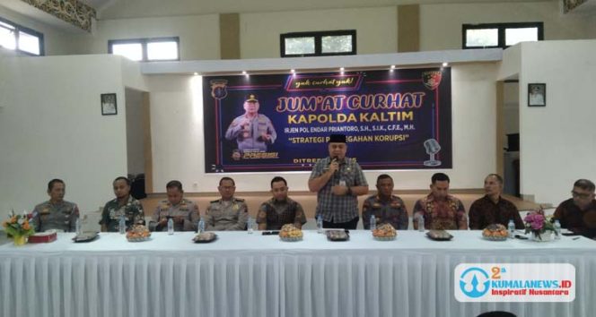 
 Polres Kukar Gelar Jumat Curhat di Desa Jongkang, Warga Sampaikan Aspirasi Langsung