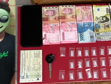 Tersangka S bersama 28 paket sabu, uang tunai Rp3.099.000, serta barang bukti lainnya, berhasil diamankan Unit Reskrim Polsek Kota Bangun, Sabtu (20/9/2025). (Foto. Dok: Polsek Kota Bangun)