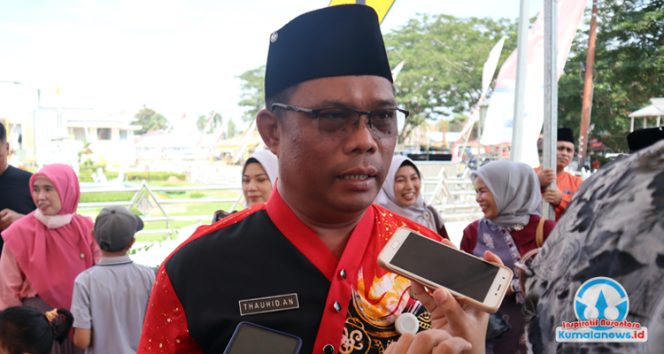 
 Kepala Dinas Pendidikan dan Kebudayaan Kutai Kartanegara, Thauhid Afrilian Noor, memberikan keterangan pers mengenai komitmen Disdikbud Kukar dalam menjaga dan memperkuat jati diri daerah melalui penyelenggaraan Anugerah Kebudayaan Kukar 2025.