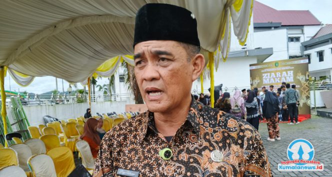 Kepala Bidang Kebudayaan Dinas Pendidikan dan Kebudayaan Kutai Kartanegara, Puji Utomo, memberikan keterangan pers kepada sejumlah awak media mengenai komitmen Disdikbud Kukar untuk memperkuat pendidikan karakter generasi muda melalui pendekatan berbasis sejarah dan budaya lokal. Upaya ini dilakukan guna menanamkan nilai perjuangan, religiusitas, serta kecintaan terhadap daerah sejak usia sekolah.