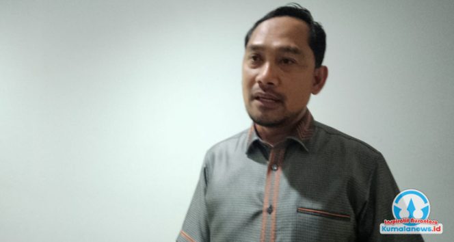 Anggota Komisi III DPRD Kota Samarinda, Abdul Rohim, saat memberikan keterangan kepada awak media terkait rencana revitalisasi Pasar Segiri di Gedung DPRD Samarinda, Selasa (28/10/2025). Foto: Fathur