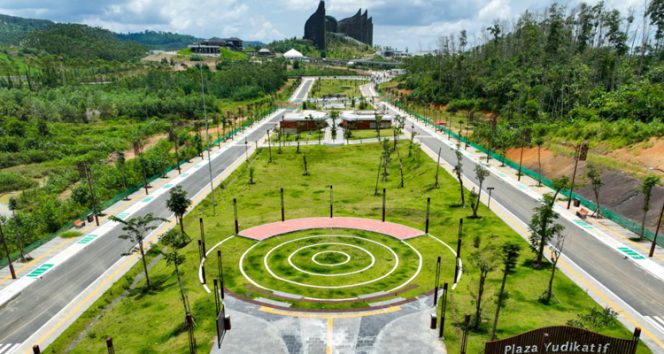 Pembangunan Plaza Legislatif dan Yudikatif akan segera dimulai pada November 2025. Penandatanganan kontrak dengan penyedia jasa pemenang lelang dilaksanakan pada akhir Oktober hingga November 2025.