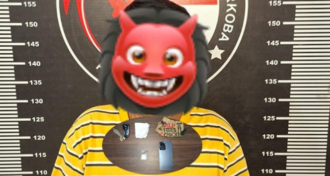 
 Pelaku tindak pidana penyalahgunaan narkotika bersama barang bukti berhasil diamankan oleh Satuan Resnarkoba Polres Kutai Kartanegara.