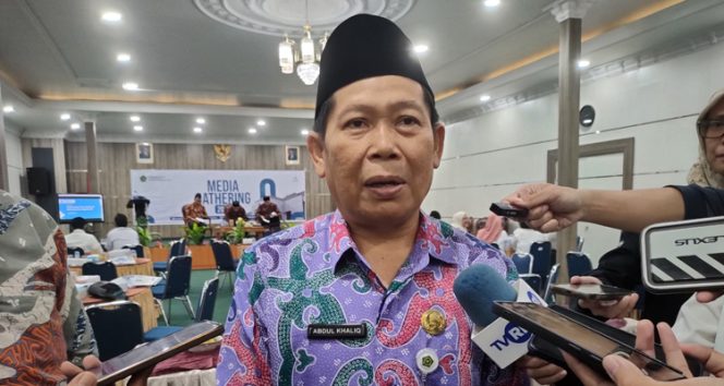 Kepala Kantor Wilayah Kementerian Agama Provinsi Kalimantan Timur, Abdul Khaliq, memberikan keterangan pers terkait capaian pelaksanaan program Asta Protas atau Delapan Program Prioritas Kementerian Agama yang telah mencapai sekitar 75 persen di wilayah Kalimantan Timur. Sumber Foto: Rusli