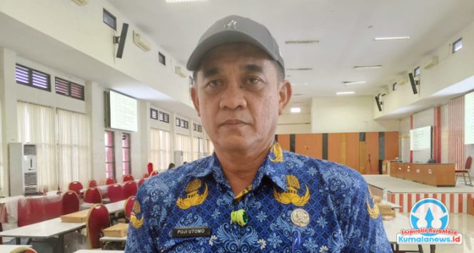
 Kepala Bidang Kebudayaan Dinas Pendidikan dan Kebudayaan Kabupaten Kutai Kartanegara, Puji Utomo, memberikan keterangan mengenai pentingnya intervensi komunitas dalam upaya pelestarian budaya daerah.