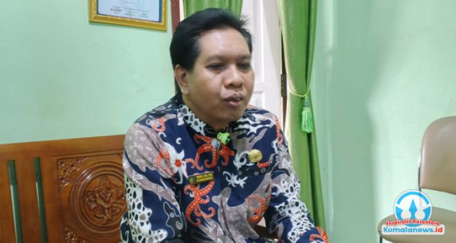 
 Kepala SMP Negeri 2 Tenggarong, Yunus, menjelaskan strategi sekolah dalam mengurangi produksi sampah.
