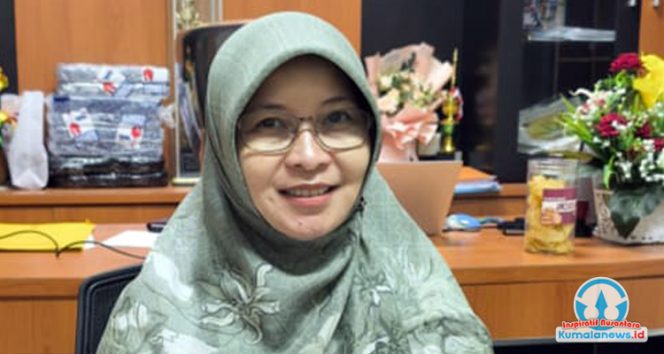 
 Pelaksana Tugas Kepala Bidang Pembinaan SMP Dinas Pendidikan dan Kebudayaan Kabupaten Kutai Kartanegara, Emy Rosana Saleh, menjelaskan bahwa pengajuan pendirian sekolah filial harus melalui sejumlah persyaratan ketat. (Dok. Indirwan)