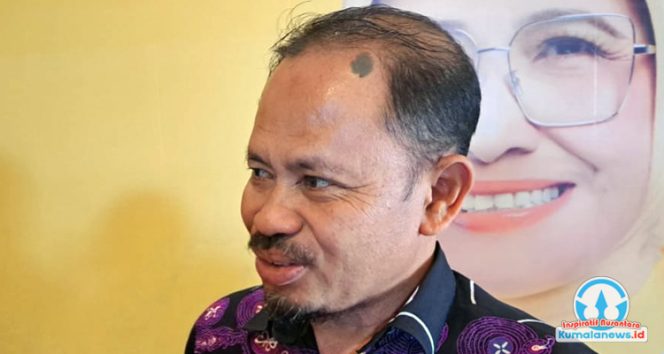 
 Pelaksana Tugas Sekretaris Dinas Pendidikan dan Kebudayaan Kabupaten Kutai Kartanegara, Pujianto, menjelaskan urgensi kolaborasi antara sekolah dan orang tua dalam mewujudkan pendidikan inklusif. (Dok. Indirwan)