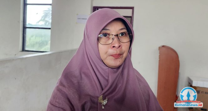 
 Pelaksana Tugas Kepala Bidang SMP Dinas Pendidikan dan Kebudayaan Kutai Kartanegara, Emy Rosana Saleh, menegaskan pentingnya penguatan pendidikan karakter bagi para siswa. (Dok. Indirwan)