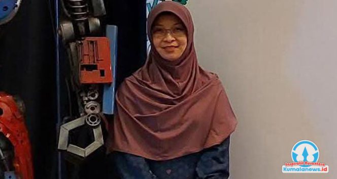 
 Pelaksana Tugas Kepala Bidang Pembinaan SMP Dinas Pendidikan dan Kebudayaan Kabupaten Kutai Kartanegara, Emy Rosana Saleh.