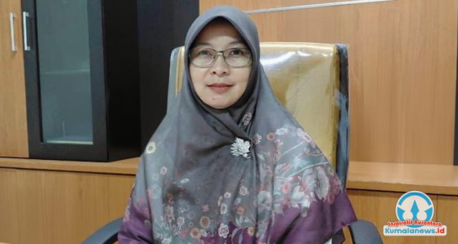 
 Pelaksana Tugas Kepala Bidang SMP Disdikbud Kutai Kartanegara, Emy Rosana Saleh, memberikan keterangan terkait pentingnya kolaborasi lintas pihak dalam mengembangkan pembelajaran berbasis digital di sekolah.