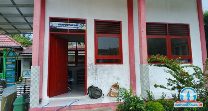 
 Tampak bangunan ruang perpustakaan SDN 008 Tenggarong Seberang yang menjadi pusat kegiatan literasi siswa. Perpustakaan ini menjadi salah satu sarana sekolah dalam mendorong minat baca dan pembelajaran yang lebih menyenangkan.