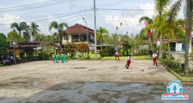
 Tampak para peserta didik SDN 007 Tenggarong Seberang. Sekolah ini menerapkan pendidikan karakter dan kedisiplinan untuk meningkatkan kualitas para siswanya.