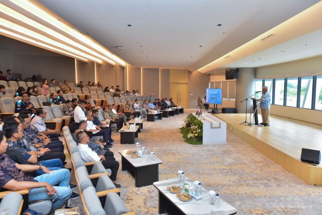 
 Otorita IKN menandatangani kontrak kerja sama pembangunan embung di Kawasan Inti Pusat Pemerintahan (KIPP) 1B dan 1C serta kolam retensi bersama sejumlah penyedia jasa, yaitu PT Bumi Karsa, PT Adhi Karya (Persero) Tbk, dan PT Nindya Karya, pada Kamis (27/11/2025).