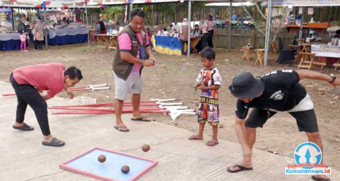 
 Gasing merupakan permainan tradisional yang menjadi salah satu andalan di Kutai Kartanegara. (Dok. Istimewa)