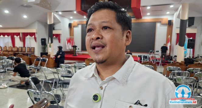 
 Kepala Dinas Pemuda dan Olahraga Kutai Kartanegara, Aji Ali Husni, saat memberikan keterangan pers mengenai komitmen Dispora Kukar dalam mencetak generasi muda yang tangguh dan berdaya saing. (Foto: Dok. kumalanews.id)