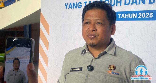 
 Kepala Dinas Pemuda dan Olahraga Kutai Kartanegara, Aji Ali Husni, memberikan keterangan kepada media terkait tantangan yang dihadapi dalam pelaksanaan program pembinaan kepemudaan di daerah. (foto dokumen kumalanews.id)