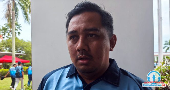 
 Kepala Bidang Kepemudaan Dinas Pemuda dan Olahraga Kutai Kartanegara, Deri Wardhana, memberikan keterangan kepada media terkait program Weekam Sharing yang digagas Dispora Kukar melalui Bidang Kepemudaan. Program ini memiliki peran penting sebagai wadah komunikasi dan kolaborasi antar pelaku usaha muda di Kutai Kartanegara.