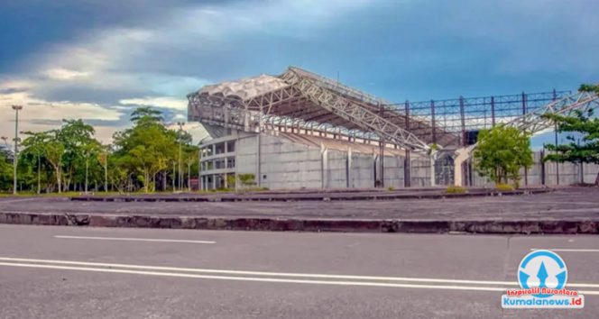 
 Tampak luar Stadion Aji Imbut di Tenggarong Seberang, Kutai Kartanegara, yang pada tahun 2026 mendatang dipastikan akan menjalani revitalisasi besar oleh Dinas Pemuda dan Olahraga Kutai Kartanegara.