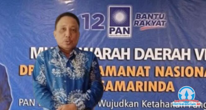 
 Sekretaris Badan Kesatuan Bangsa dan Politik (Kesbangpol) Kota Samarinda, Miftahurrizqa, memberikan keterangan kepada media usai menghadiri Musyawarah Daerah (Musda) VI Partai Amanat Nasional (PAN) Kota Samarinda yang berlangsung di Hotel Amaris, Sabtu (8/11/2025).