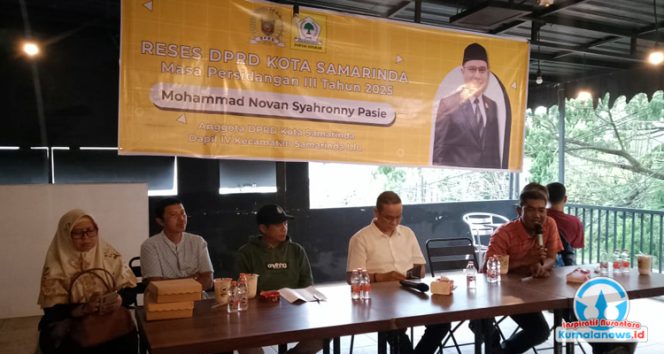 
 Anggota DPRD Kota Samarinda sekaligus Ketua Komisi IV, Mohammad Novan Syahronny Pasie, saat memimpin kegiatan Reses Masa Persidangan III Tahun 2025 di Busam Area, Samarinda Ulu, Minggu (16/7/2025). Kegiatan ini dihadiri para ketua RT dan tokoh masyarakat dari delapan kelurahan untuk menyampaikan aspirasi terkait pembangunan lingkungan.