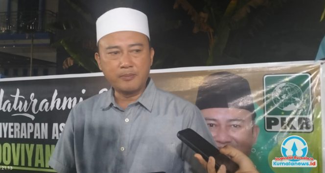 
 Anggota DPRD Kota Samarinda, Rusdi Doviyanto, saat memberikan keterangan kepada media terkait pelaksanaan reses dan berbagai aspirasi warga, Selasa (18/11/2025) malam. (Foto: Yana)