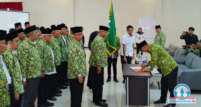 
 Suasana pelantikan Dewan Masjid Indonesia (DMI) Kabupaten Kutai Kartanegara masa bakti 2025–2030 yang berlangsung khidmat di Gedung Sekretariat DMI Kukar, Rabu (5/11/2025).