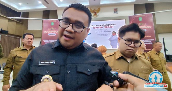 
 Bupati Kutai Kartanegara, Aulia Rahman Basri, memberikan keterangan terkait komitmen Pemkab Kukar dalam memperkuat sektor pertanian daerah. (Dok. Indirwan)
