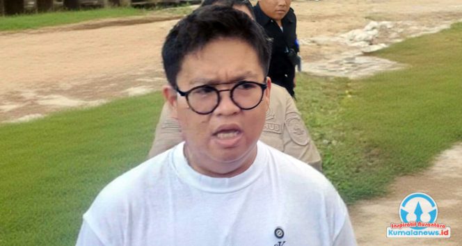 
 Wakil Bupati Kutai Kartanegara, Rendi Solihin, memberikan keterangan mengenai urgensi pengawasan ketat terhadap pelaksanaan program di tingkat RT. (Dok. Indirwan)
