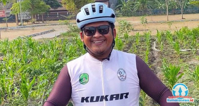 
 Kepala Dinas Pemuda dan Olahraga Kutai Kartanegara, Aji Ali Husni, memberikan keterangan mengenai komitmen Dispora Kukar untuk terus mendorong peningkatan peran penggiat olahraga sebagai pilar penting dalam pembinaan prestasi daerah.