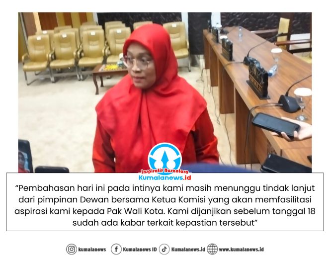 
 Perwakilan Pedagang Pasar Pagi, Ade Maria Ulfa, memberikan keterangan kepada sejumlah media usai mengikuti audiensi Komisi II DPRD Kota Samarinda bersama perwakilan pedagang pemilik SKTUB resmi Pasar Pagi, Jumat (23/1/2026) malam. Kegiatan tersebut berlangsung di Ruang Rapat Paripurna Lantai 2 DPRD Kota Samarinda. Foto: Yana Ashari.