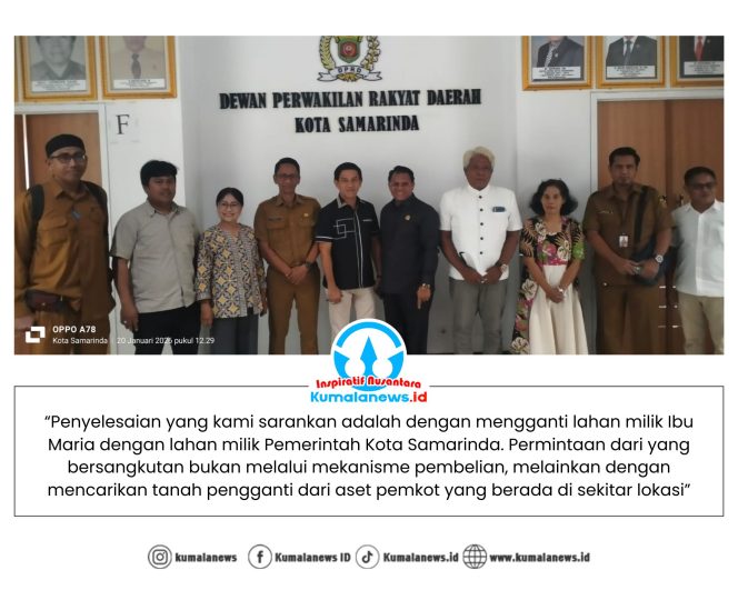 
 Kepala Bidang Aset BPKAD Kota Samarinda, Yusdiansyah, berfoto bersama usai mengikuti rapat hearing di DPRD Kota Samarinda, Selasa (20/1/2026). Foto: Yana Ashari.