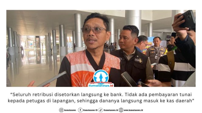 
 Kepala Bapenda Kukar Bahari Joko Susilo memberikan keterangan kepada media terkait upaya optimalisasi PAD melalui retribusi berbasis digital. Foto: Fairuzzabady.