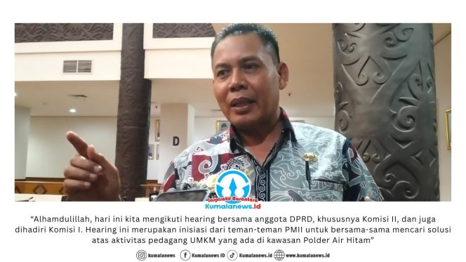 
 Camat Samarinda Ulu, Sujono, memberikan keterangan kepada sejumlah media usai Rapat Hearing Komisi II DPRD Kota Samarinda terkait penataan keberadaan pedagang UMKM di kawasan Polder Air Hitam, Kamis (5/2/2026). Foto: Yana Ashari.