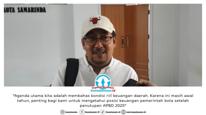 
 Ketua Komisi II DPRD Kota Samarinda Iswandi memberikan keterangan pers kepada media usai rapat hearing bersama mitra kerja dengan agenda evaluasi pengelolaan keuangan daerah, khususnya penutupan APBD Tahun Anggaran 2025 dan proyeksi keuangan Pemerintah Kota Samarinda Tahun 2026, Senin (9/2/2026). Foto: Yana Ashari.