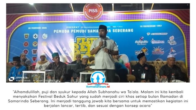 
 Camat Aditya Koesprayogi menyampaikan sambutan sekaligus secara resmi membuka Festival Beduk Sahur 2026 yang diselenggarakan oleh Pemuda Pemudi Samarinda Seberang (PISS) di Kecamatan Samarinda Seberang, Kota Samarinda, Sabtu (28/2/2026) malam. Foto: Yana Ashari.