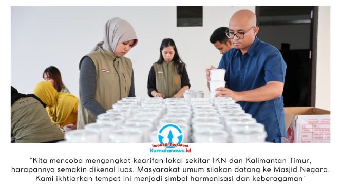 
 Bubur Nusantara menjadi takjil khas yang disajikan di Masjid Negara IKN. Setiap hari, sekitar 700 porsi disiapkan untuk warga yang datang berbuka puasa bersama. Dok: Humas Otorita Ibu Kota Nusantara.