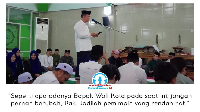 
 Ketua Yayasan As-Salam, Viktor Yuan, menyampaikan sambutan dalam kegiatan buka puasa bersama yang dihadiri Wali Kota Samarinda, Andi Harun, di Masjid As-Salam, kawasan Perumahan Bumi Sempaja, Samarinda, Minggu (1/3/2026).