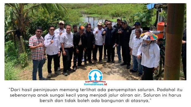 
 Ketua Komisi III DPRD Samarinda, Deni Hakim Anwar, bersama anggota Komisi III yakni Arif Kurniawan, Ari Wibowo, Muhammad Syahri, Maswedi, Jasno, Abdul Rohim, Sutrisno, Elnathan Pasanbe, dan Mohammad Yusrul Hana melakukan inspeksi mendadak (sidak) ke sejumlah proyek pengendalian banjir, Rabu (4/3/2026). Peninjauan dilakukan untuk memastikan pembangunan drainase dan kolam retensi berjalan sesuai rencana serta saling terhubung guna mengurangi genangan di berbagai wilayah kota. Foto: Yana Ashari.