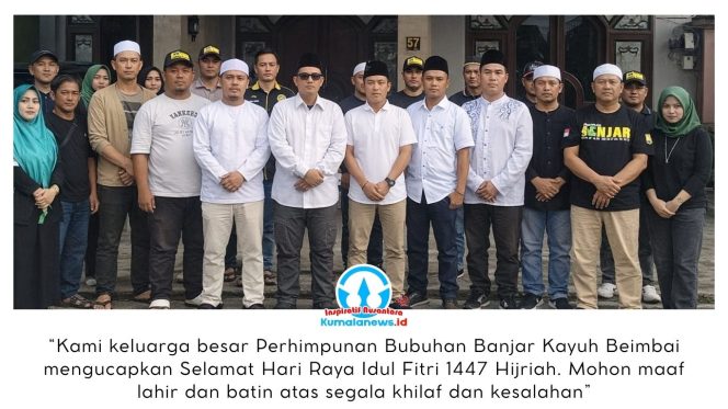 
 Jajaran pengurus Perhimpunan Bubuhan Banjar Kayuh Beimbai berfoto bersama sembari menyampaikan ucapan Selamat Hari Raya Idul Fitri 1447 Hijriah kepada masyarakat. Foto: Yana Ashari.
