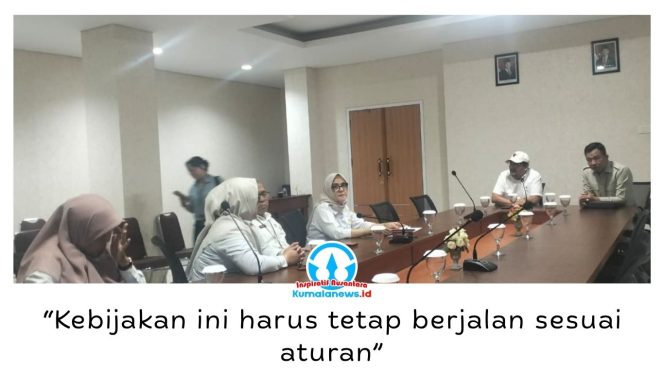 
 Disdag Kota Samarinda memaparkan perkembangan penataan lapak Pasar Pagi dalam hearing bersama Komisi II DPRD di Ruang Rapat Gabungan DPRD Samarinda, Rabu (29/4/2026). Foto: Yana Ashari.