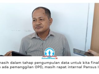 Wakil Ketua DPRD Kota Samarinda, Rusdi, memberikan keterangan bahwa Panitia Khusus (Pansus) II DPRD Kota Samarinda masih berada pada tahap pengumpulan data dalam pembahasan Rancangan Peraturan Daerah (Raperda) tentang Pengelolaan dan Pemberdayaan Pasar Rakyat. Foto: Yana Ashari.