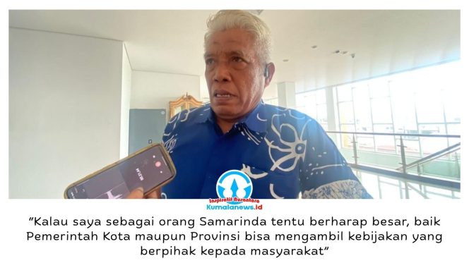 
 Ketua Panitia Khusus (Pansus) I DPRD Kota Samarinda, Markaca, memberikan keterangan terkait kebijakan Pemerintah Provinsi Kalimantan Timur yang menghentikan bantuan iuran BPJS bagi puluhan ribu warga miskin di Samarinda. Ia menilai kebijakan tersebut perlu segera dievaluasi agar tidak merugikan masyarakat. Foto: Yana Ashari.