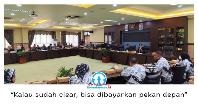 
 Suasana Rapat Dengar Pendapat (RDP) yang digelar Komisi IV DPRD Kabupaten Kutai Kartanegara (Kukar) di Ruang Banmus DPRD Kukar, dengan agenda pembahasan insentif guru honorer, TPP tenaga kesehatan, serta pelayanan puskesmas 24 jam, Kamis (30/04/2026). Foto: Akmal Hafidz Krisnowo.