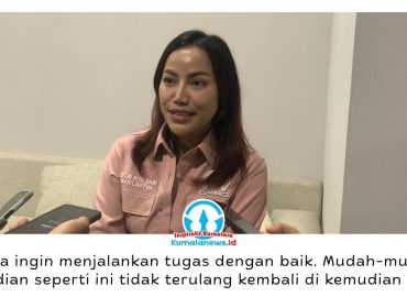 Wakil Ketua DPRD Kota Samarinda, Celni Pita Sari, menyampaikan keprihatinannya atas insiden yang menimpa seorang jurnalis perempuan saat meliput aksi demonstrasi pada Selasa (21/4/2026), saat ditemui awak media pada Kamis (23/4/2026). Foto: Yana Ashari.
