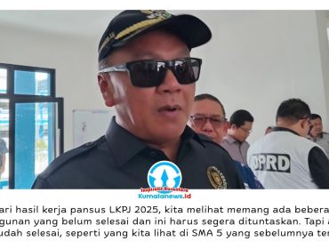 Ketua Pansus LKPJ DPRD Kota Samarinda, Achmad Sukamto, memberikan keterangan kepada awak media terkait sektor pendidikan yang menjadi perhatian utama dalam evaluasi, mengingat merupakan belanja wajib (mandatory) dalam APBD dengan alokasi minimal 20 persen. Foto: Yana Ashari.